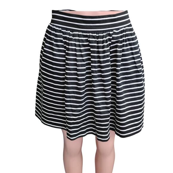 XXi Mini Skirt Size Medium Black and White Stripes Fitted Waist Zipper Closure - Picture 1 of 6